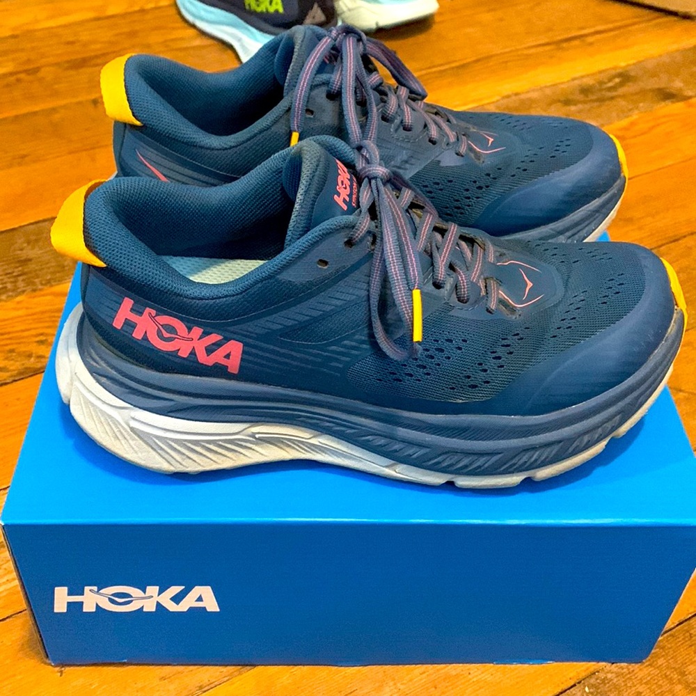 HOKA stinson ATR 6 - Size 7